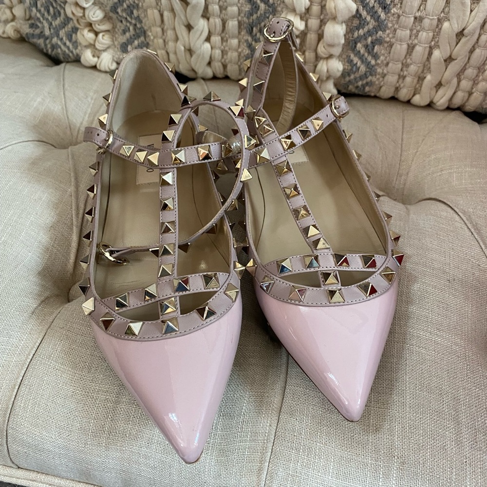 Valentino Rockstud T strap Flat Light Pink size 8